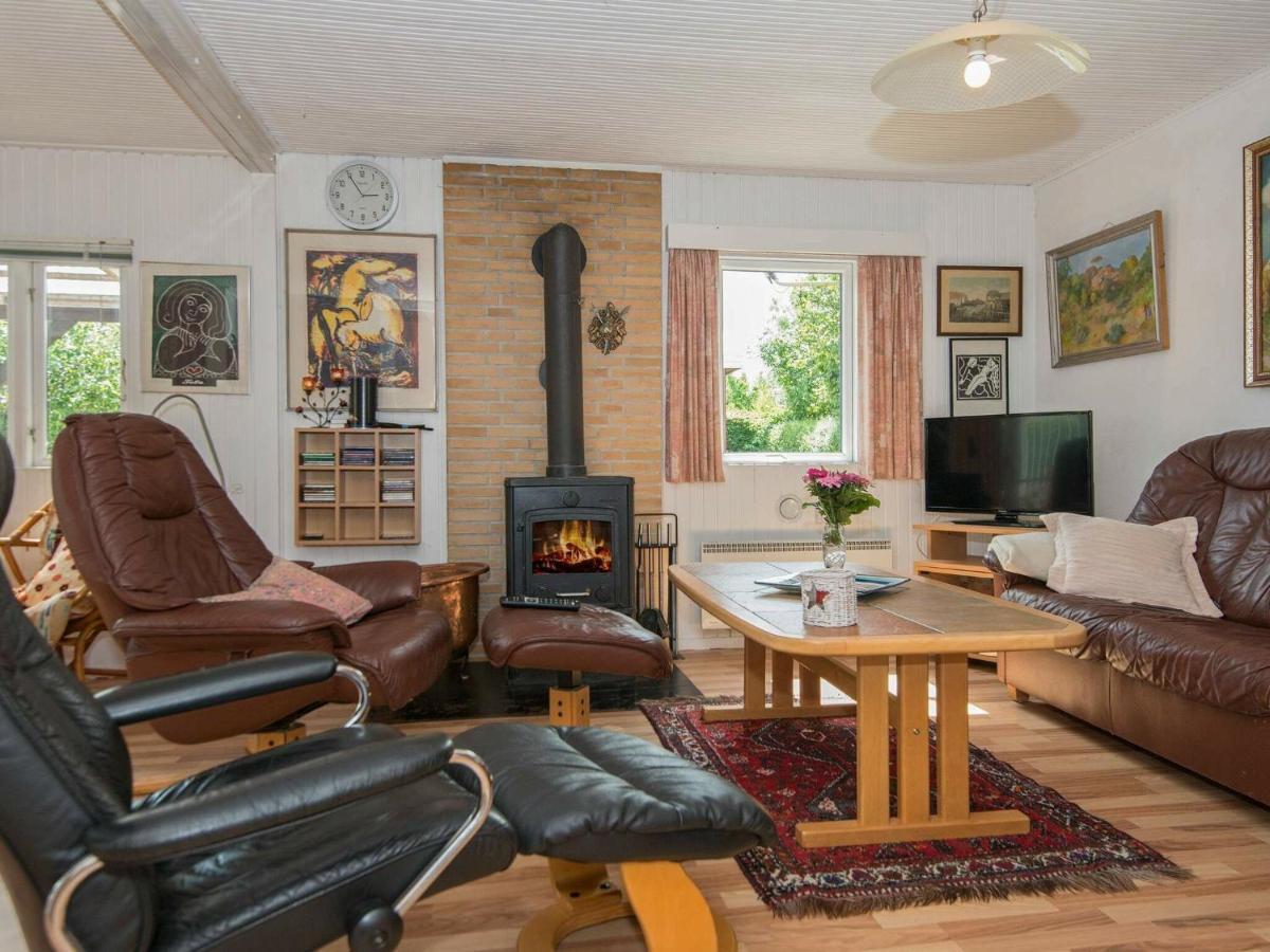 4 Person Holiday Home In ハザスレウ エクステリア 写真