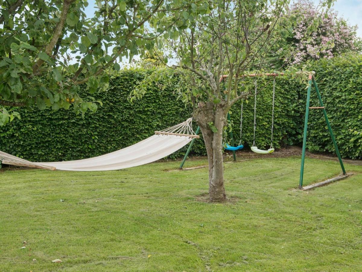 4 Person Holiday Home In ハザスレウ エクステリア 写真