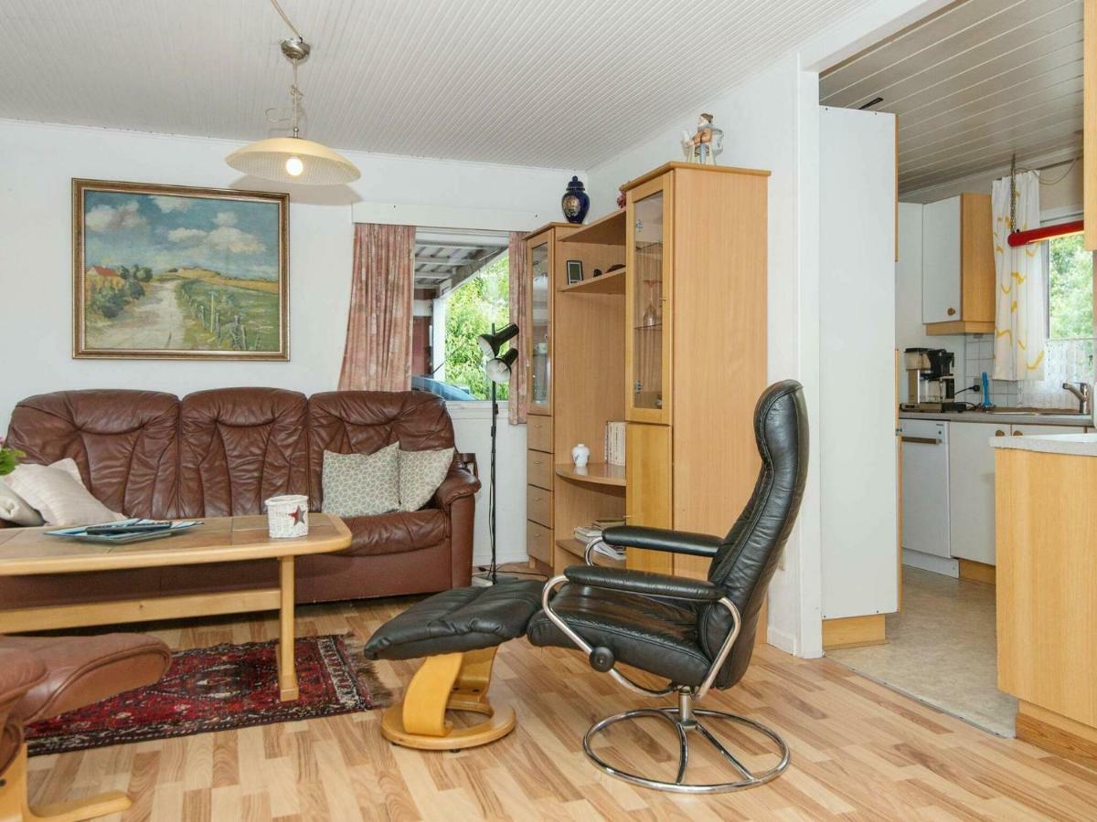 4 Person Holiday Home In ハザスレウ エクステリア 写真